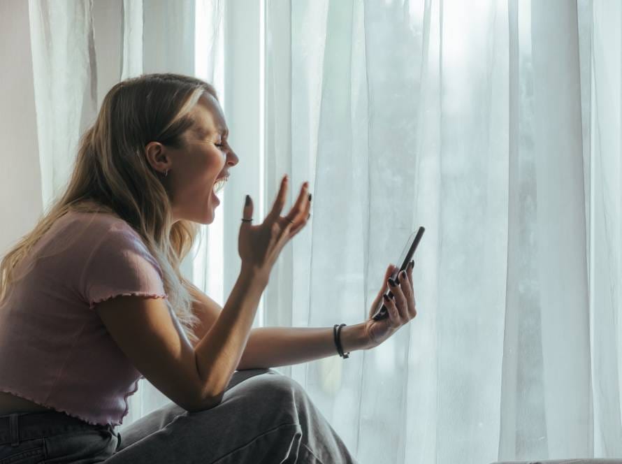 People in stasis, in anger, outburst of negative emotions